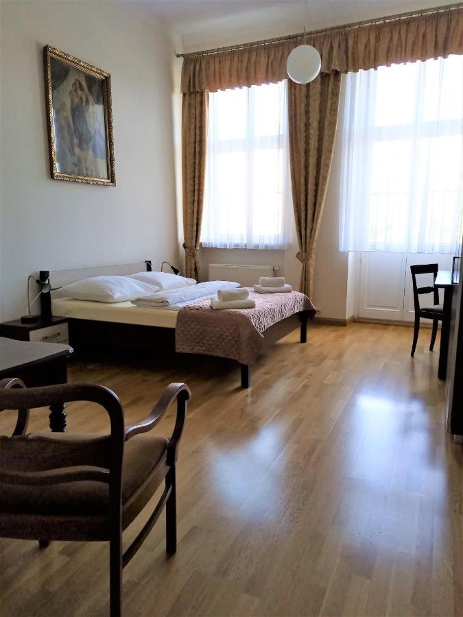 Bed and Breakfast Dom Notre Dame Vratislav Exteriér fotografie