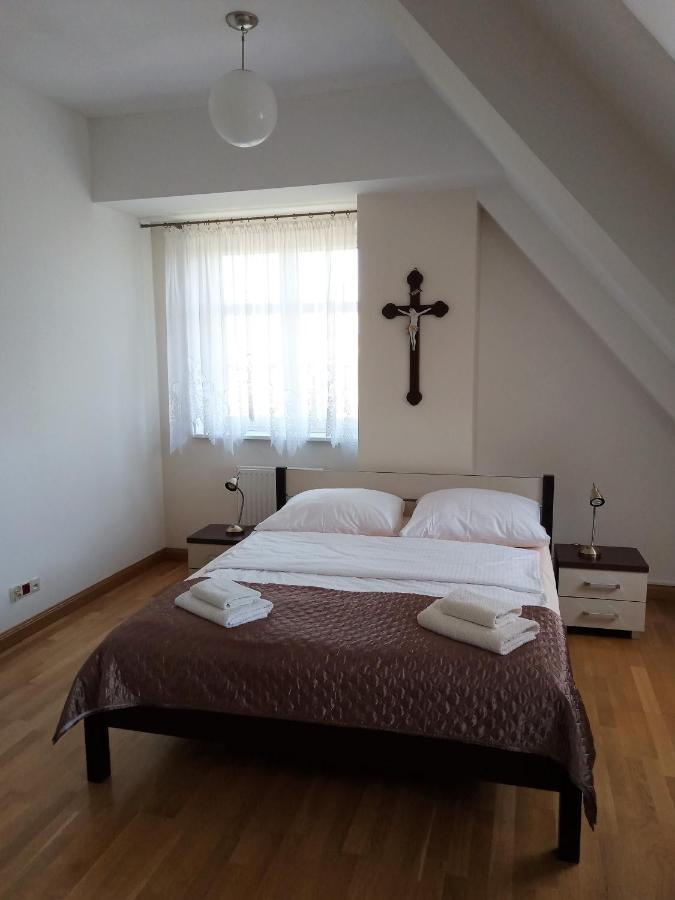 Bed and Breakfast Dom Notre Dame Vratislav Exteriér fotografie
